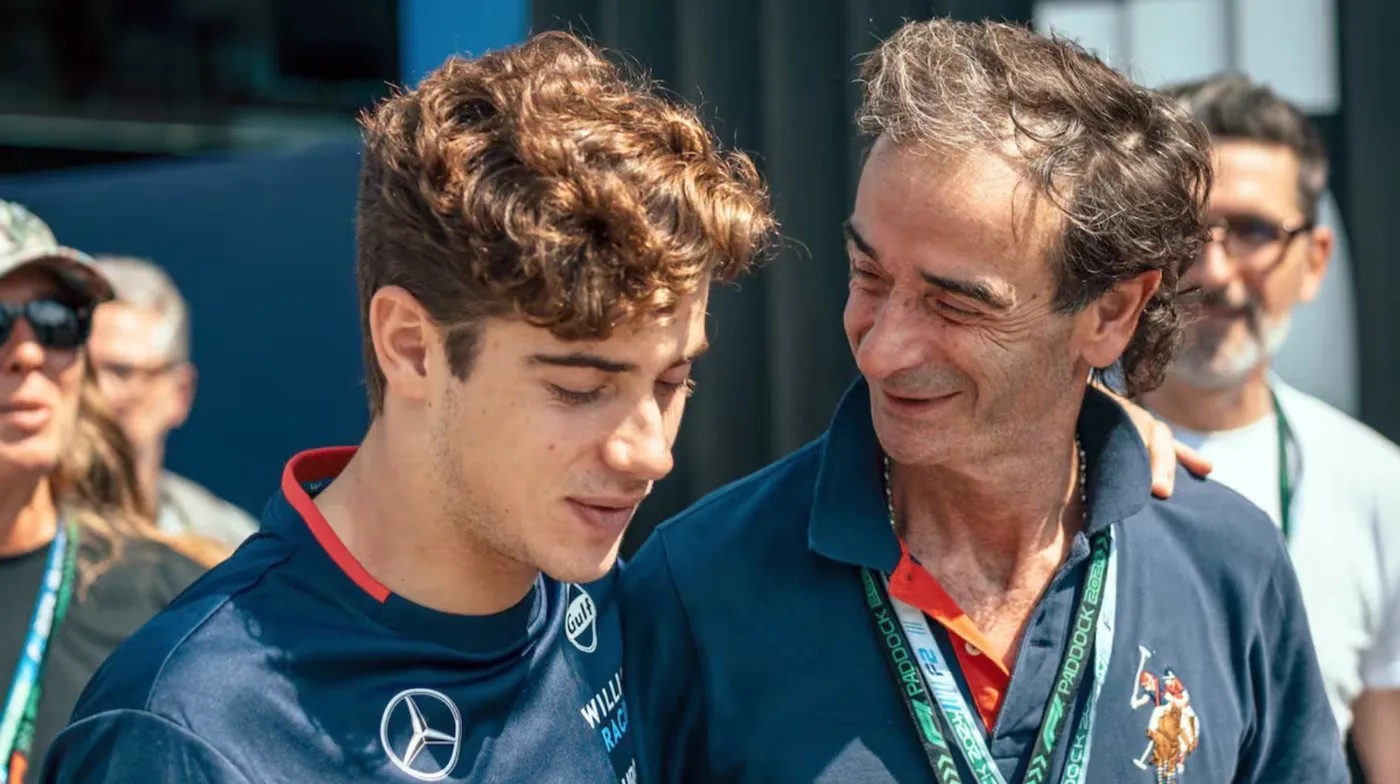 Franco Colapinto con su padre, Aníbal, cuando aún era piloto de Williams.